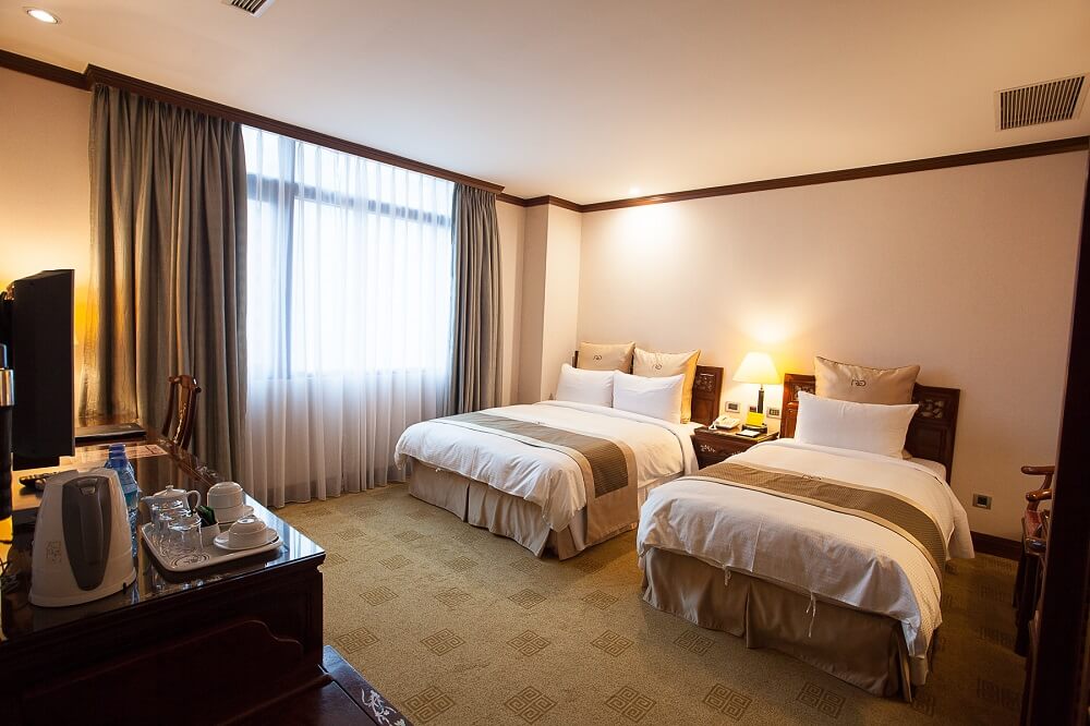 豪華三人房（一張雙人床＋一張單人床）